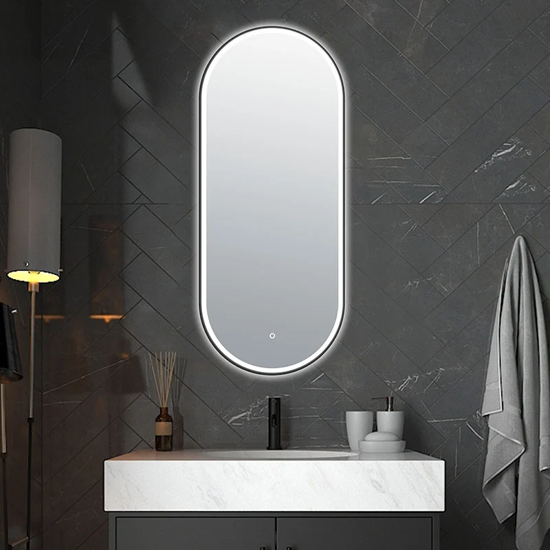 مرآة حمام مع إضاءة خلفية